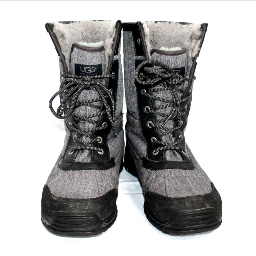*RARE* Ugg Adirondack II women’s shearling lined snow boot.  Size 12